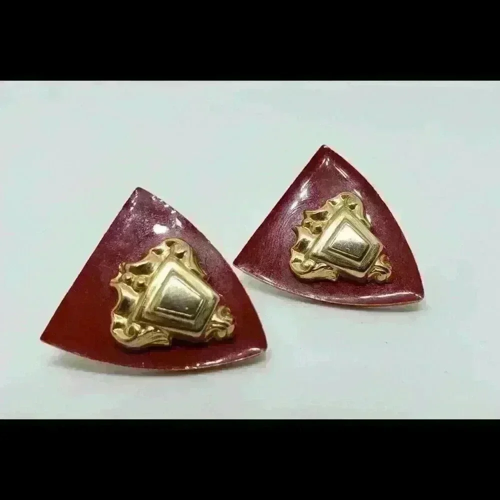 Vintage Earrings Cherry Red  Gold Shield Knights Pierced Celtic Crest Queen King